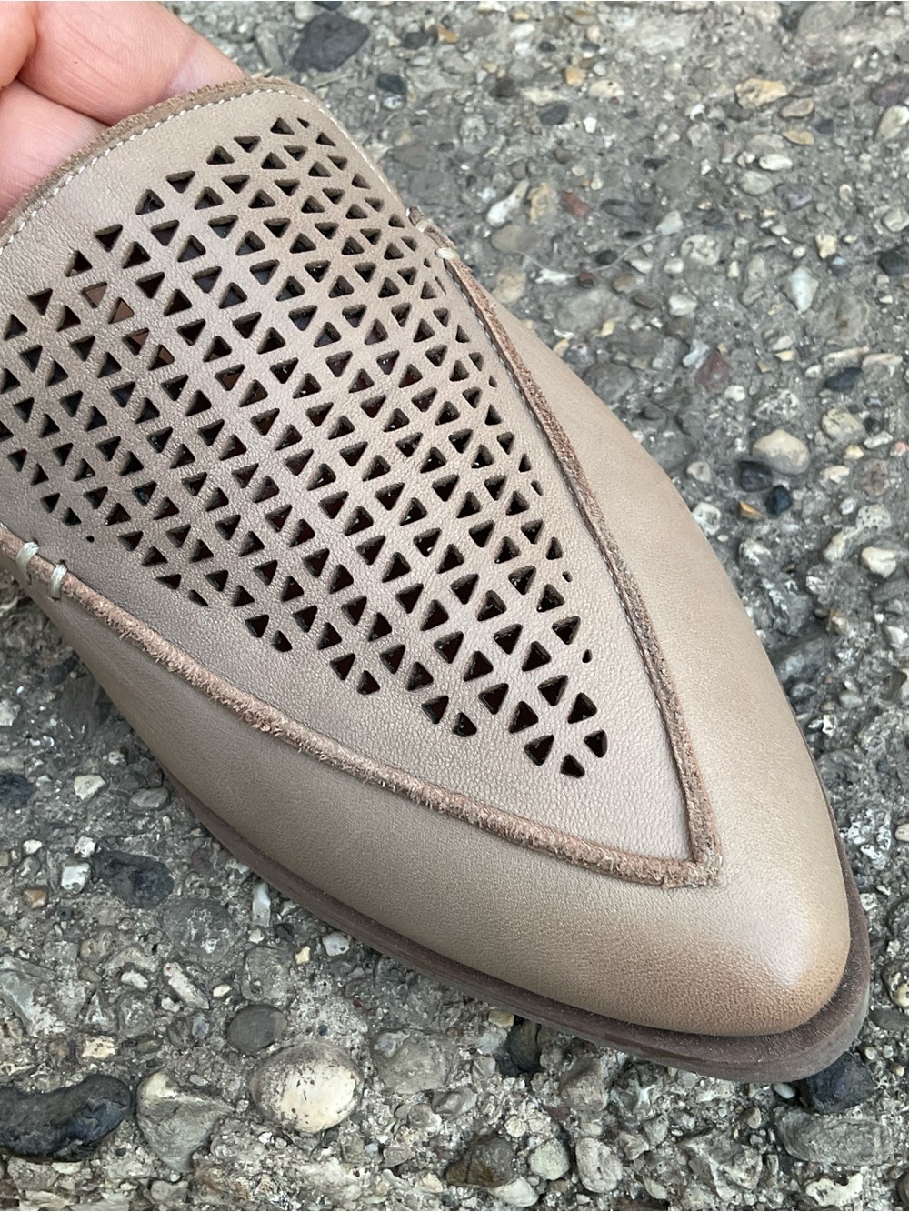 Bueno Blazey Pointed Toe Flat Loafers Size 40 Taupe Minimalist Casual Neutral - Picture 8 of 11